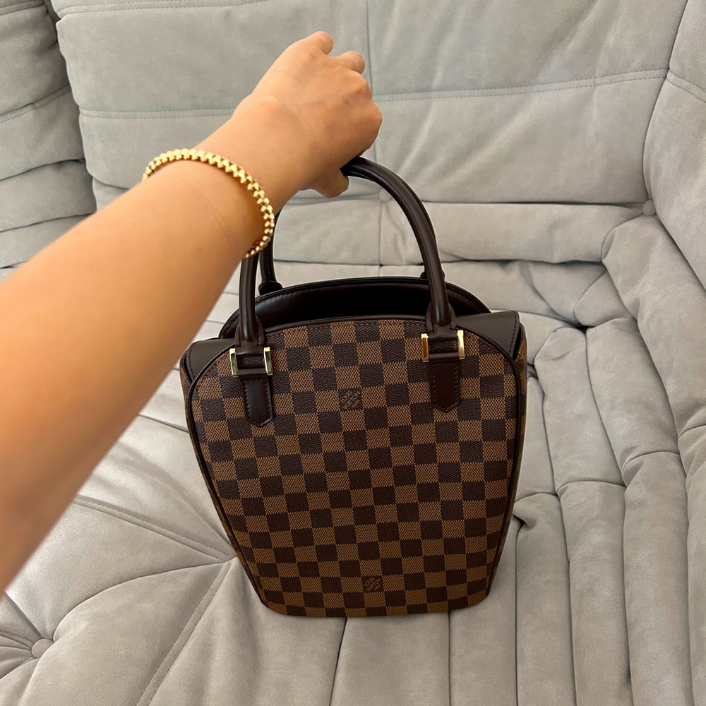 Luis Vuitton 2002 Sarria Seau Damier bag